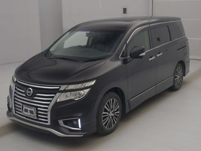 NISSAN ELGRAND — фото