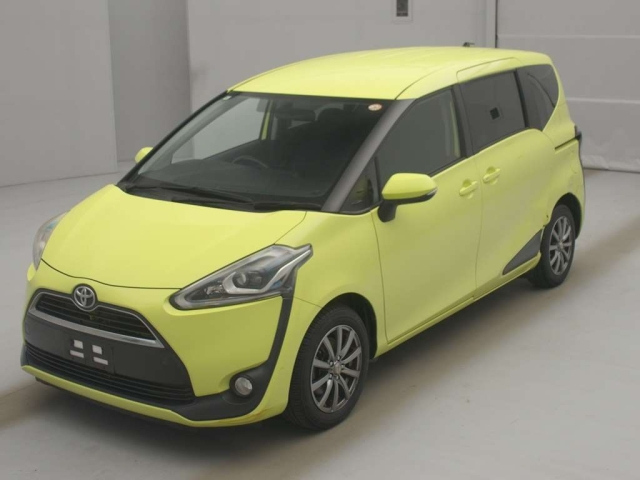TOYOTA SIENTA — фото
