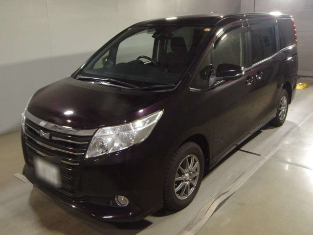TOYOTA NOAH — фото