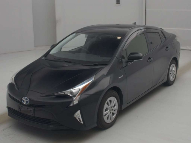TOYOTA PRIUS — фото