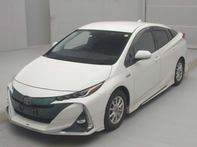 TOYOTA PRIUS — фото