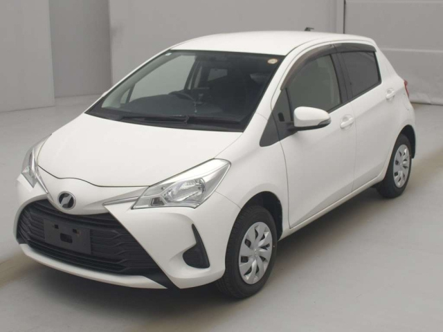 TOYOTA VITZ — фото
