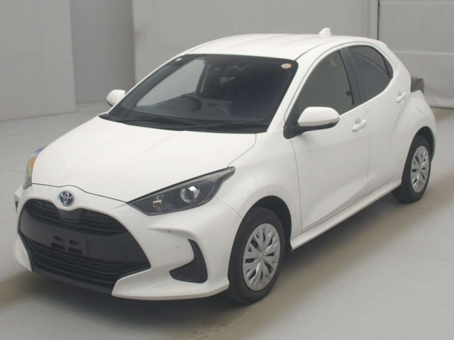 TOYOTA YARIS — фото