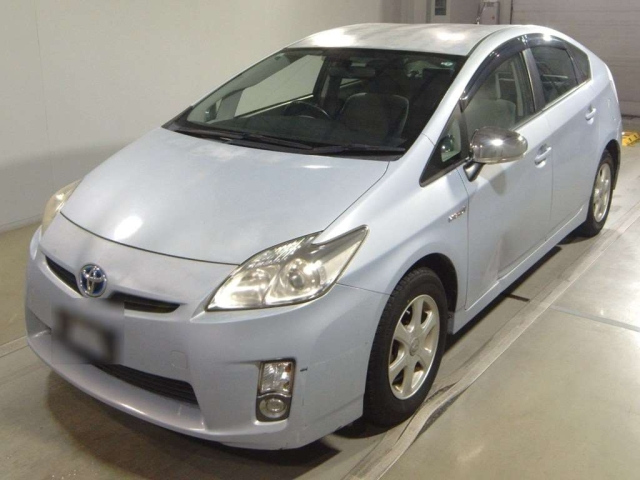 TOYOTA PRIUS — фото