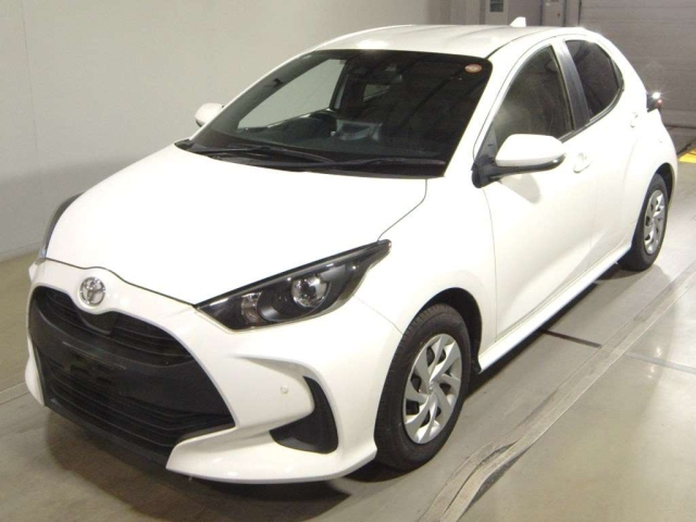 TOYOTA YARIS — фото