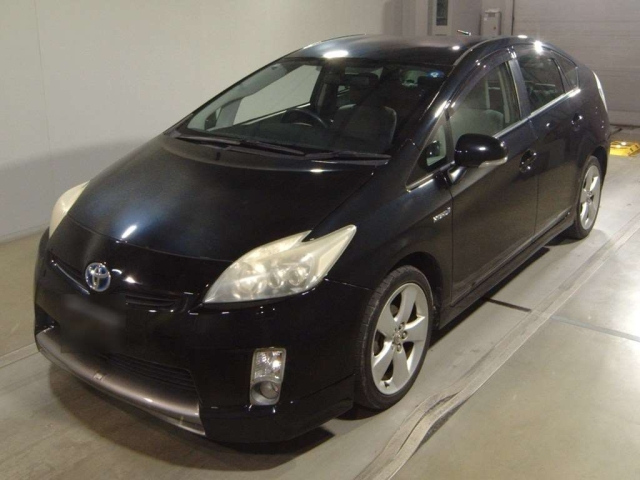 TOYOTA PRIUS — фото
