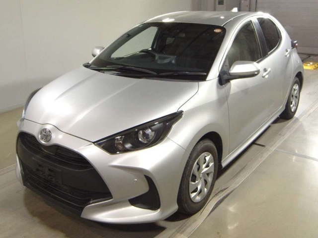 TOYOTA YARIS — фото