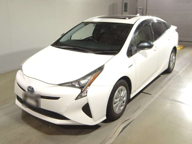TOYOTA PRIUS — фото