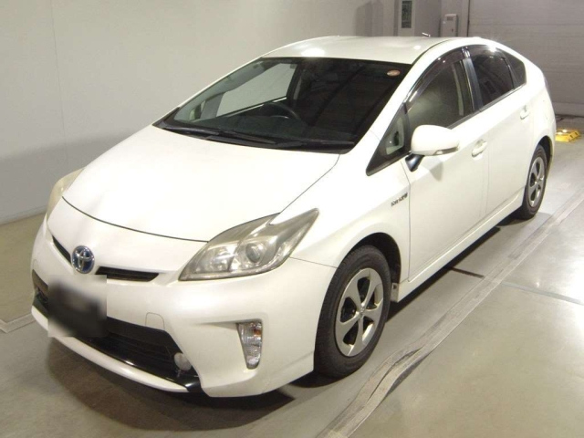 TOYOTA PRIUS — фото