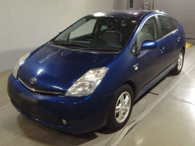 TOYOTA PRIUS — фото