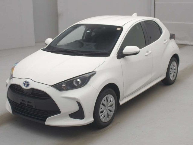 TOYOTA YARIS — фото