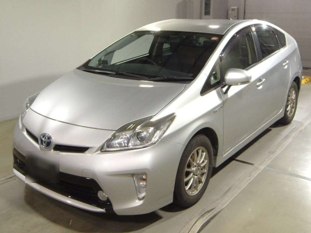 TOYOTA PRIUS — фото