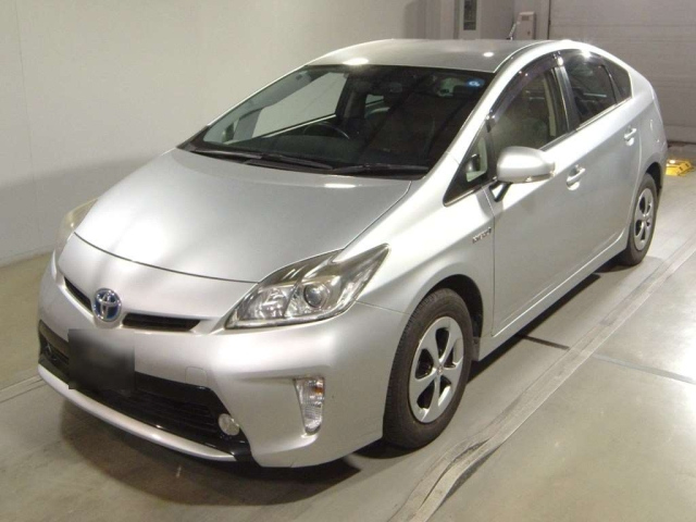 TOYOTA PRIUS — фото