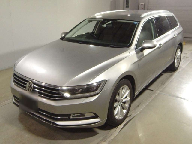 VOLKSWAGEN PASSAT — фото