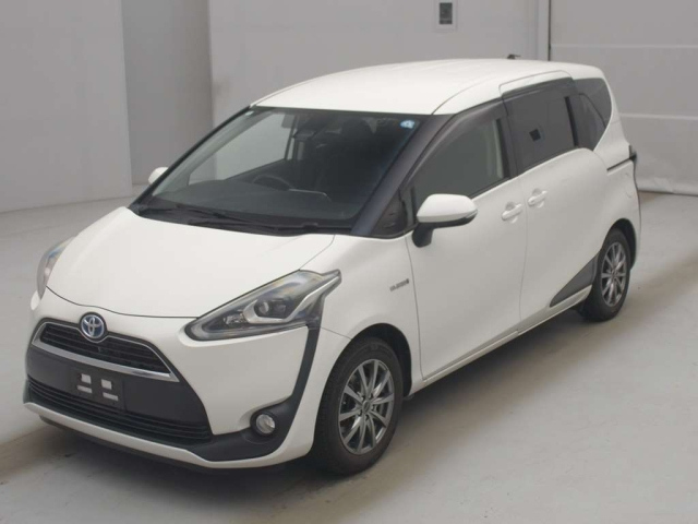 TOYOTA SIENTA — фото