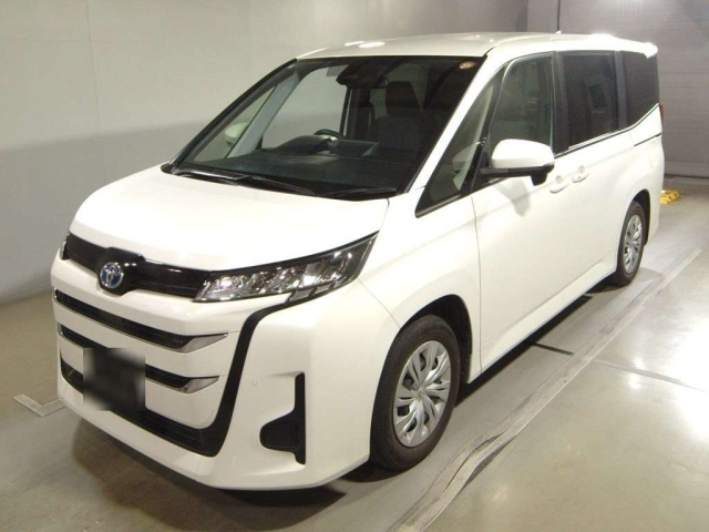 TOYOTA NOAH — фото