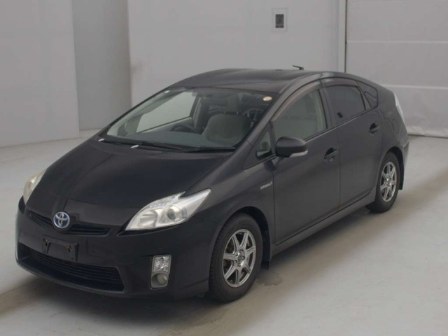TOYOTA PRIUS — фото