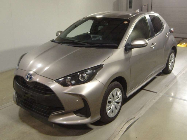 TOYOTA YARIS — фото