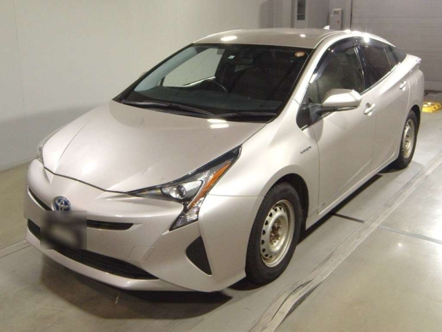 TOYOTA PRIUS — фото