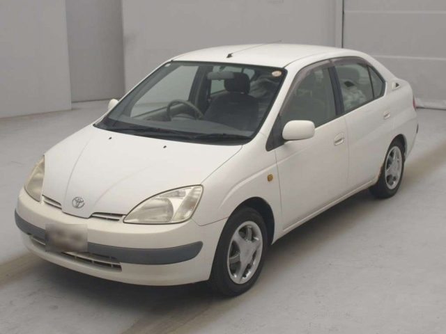 TOYOTA PRIUS — фото