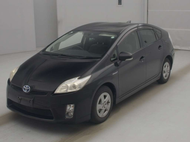 TOYOTA PRIUS — фото
