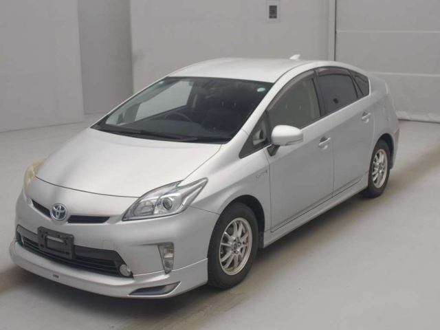 TOYOTA PRIUS — фото