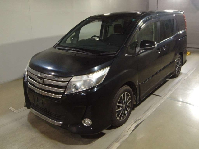 TOYOTA NOAH — фото