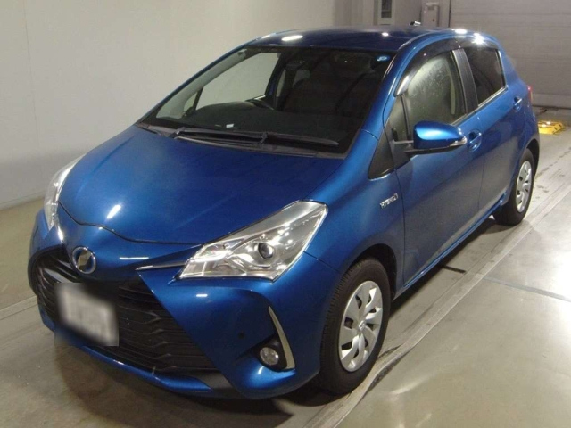 TOYOTA VITZ — фото
