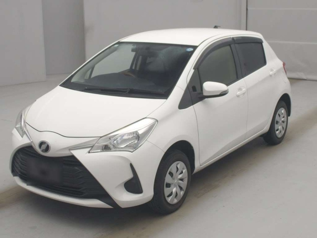 TOYOTA VITZ — фото