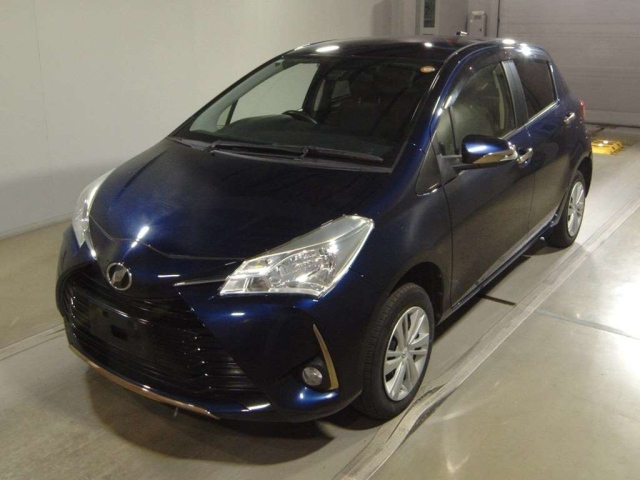 TOYOTA VITZ — фото