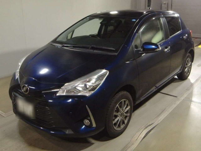 TOYOTA VITZ — фото