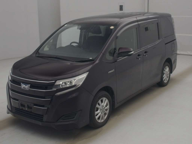 TOYOTA NOAH — фото