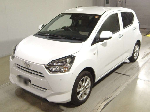 TOYOTA PIXIS — фото
