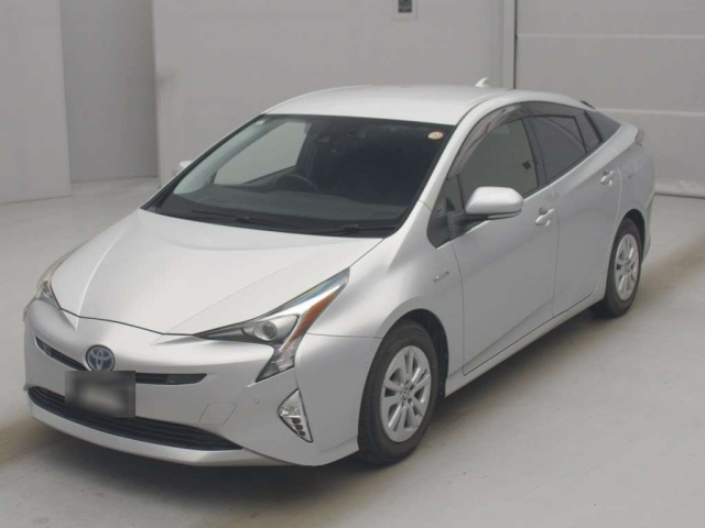 TOYOTA PRIUS — фото