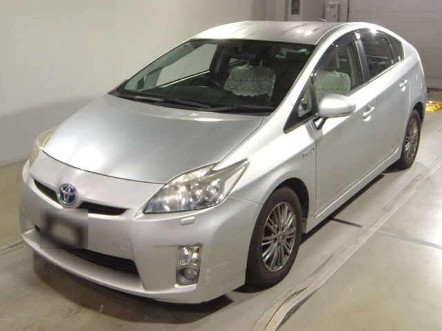 TOYOTA PRIUS — фото