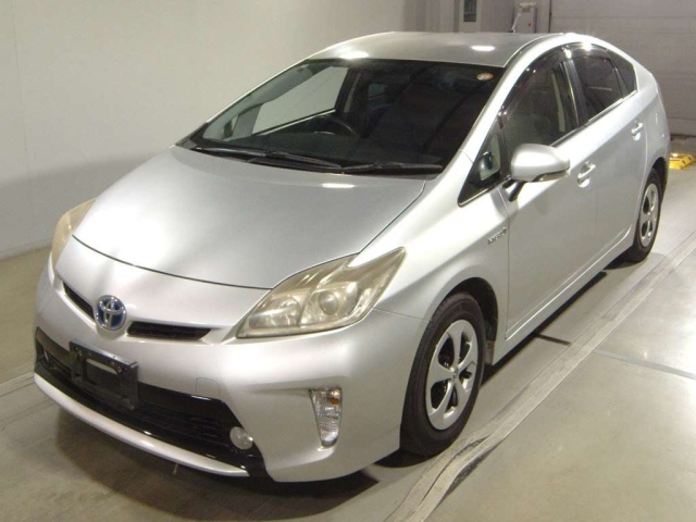 TOYOTA PRIUS — фото