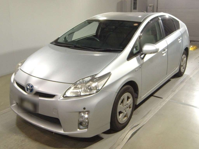 TOYOTA PRIUS — фото