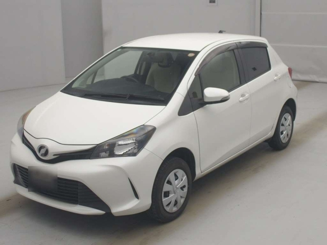 TOYOTA VITZ — фото