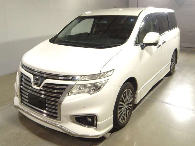 NISSAN ELGRAND — фото