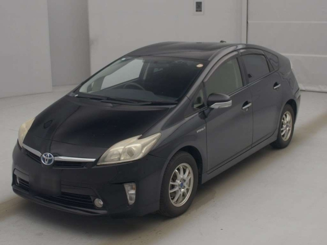 TOYOTA PRIUS — фото