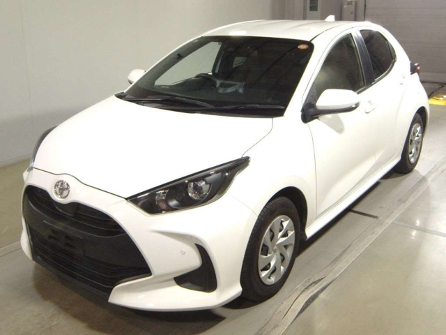 TOYOTA YARIS — фото