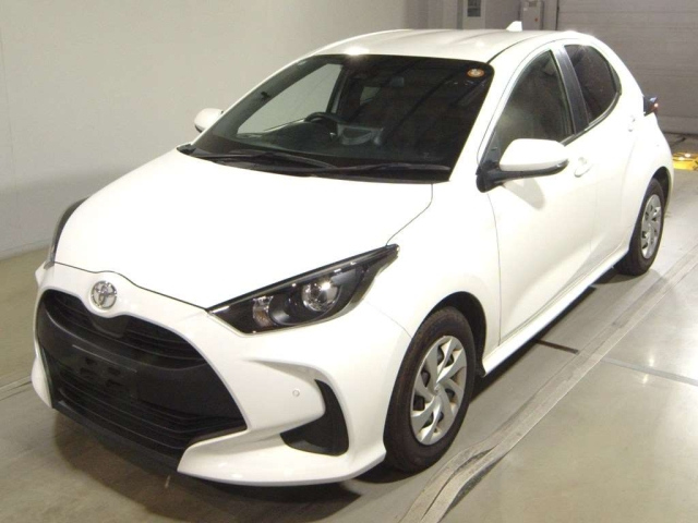 TOYOTA YARIS — фото