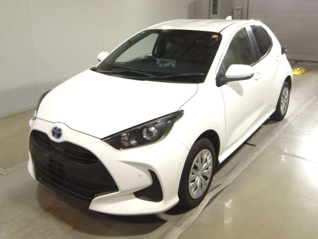 TOYOTA YARIS — фото