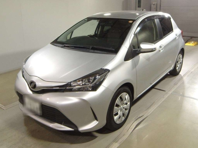 TOYOTA VITZ — фото