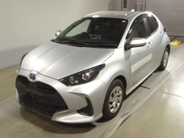 TOYOTA YARIS — фото