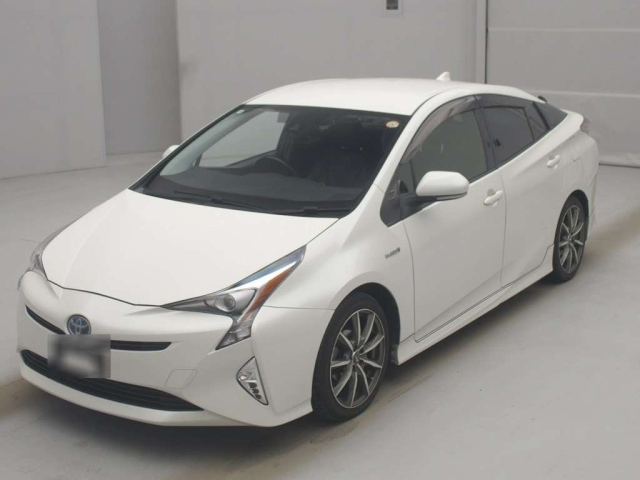 TOYOTA PRIUS — фото