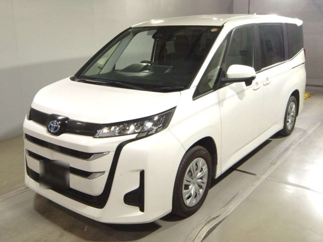 TOYOTA NOAH — фото