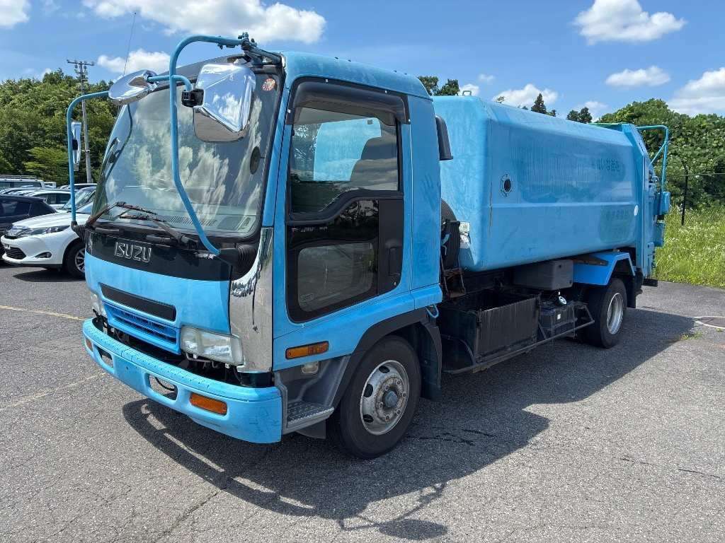 ISUZU FORWARD — фото