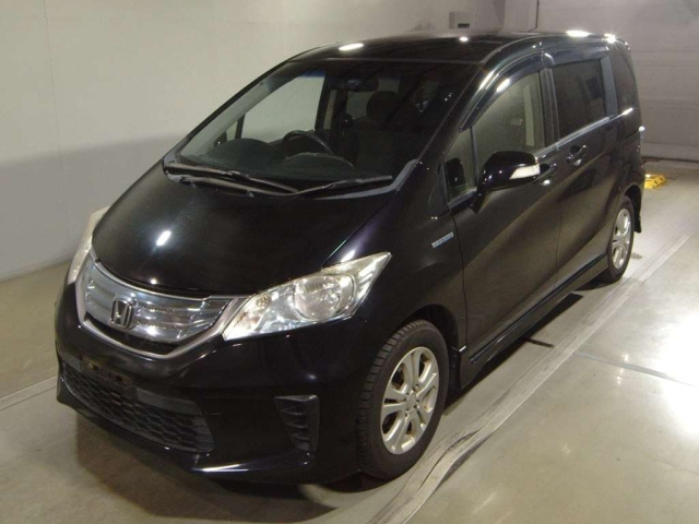HONDA FREED — фото