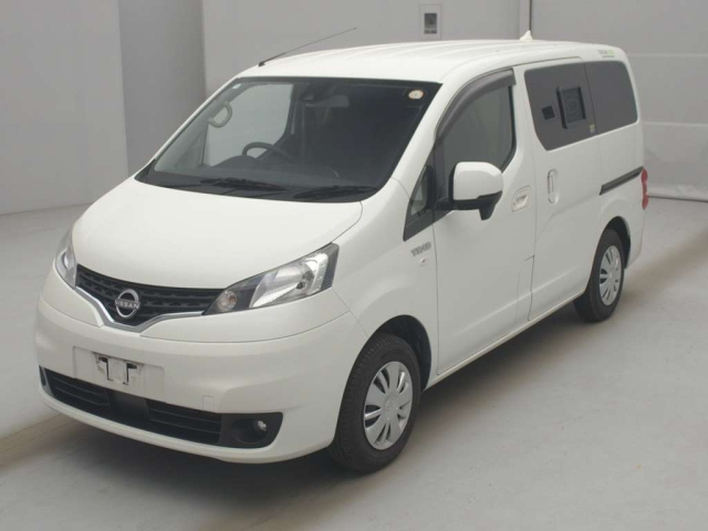 NISSAN NV200 — фото